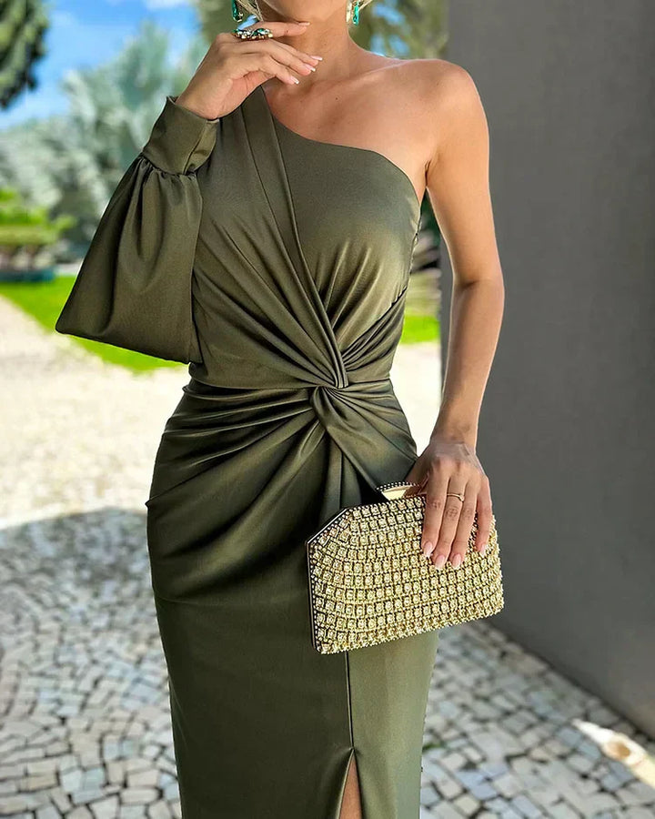 Elegant Avalon Evening Gown Perfect for Sophisticated Evenings